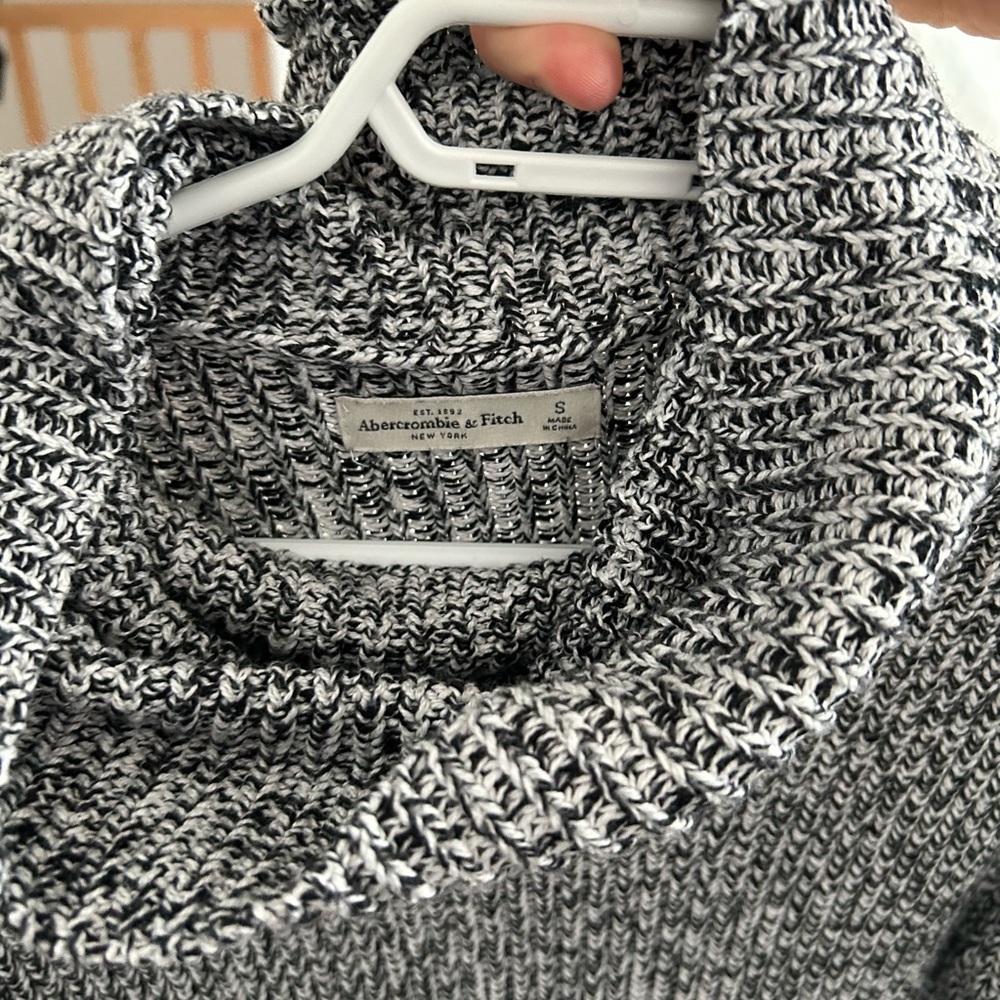 Abercrombie & Fitch Women's Gray Cowl Neck Sweater